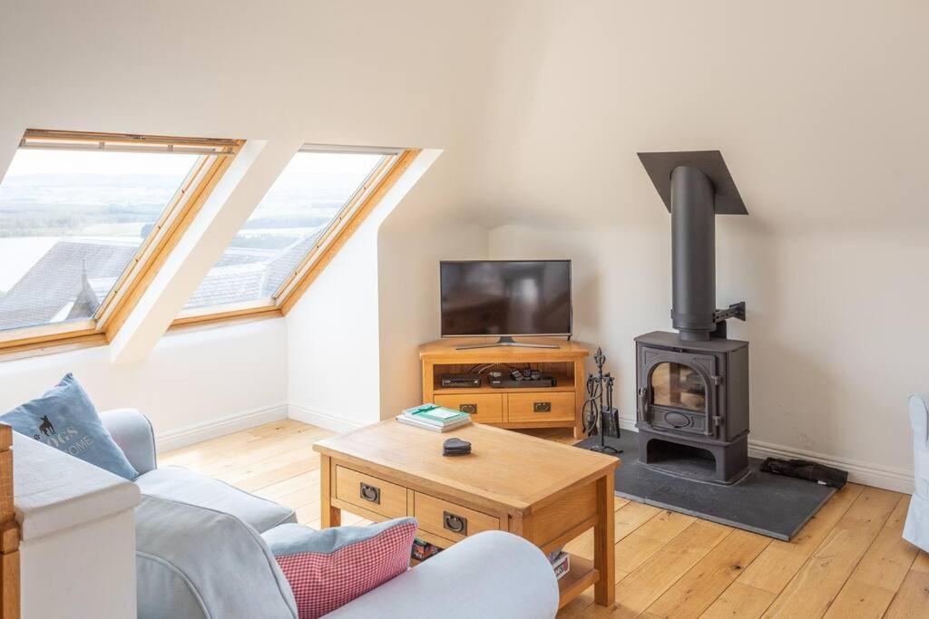 The Mews - A Cottage With A Spectacular Lake View Port Of Menteith Экстерьер фото