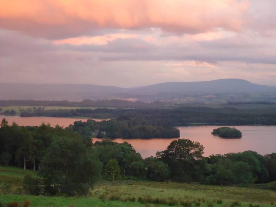 The Mews - A Cottage With A Spectacular Lake View Port Of Menteith Экстерьер фото