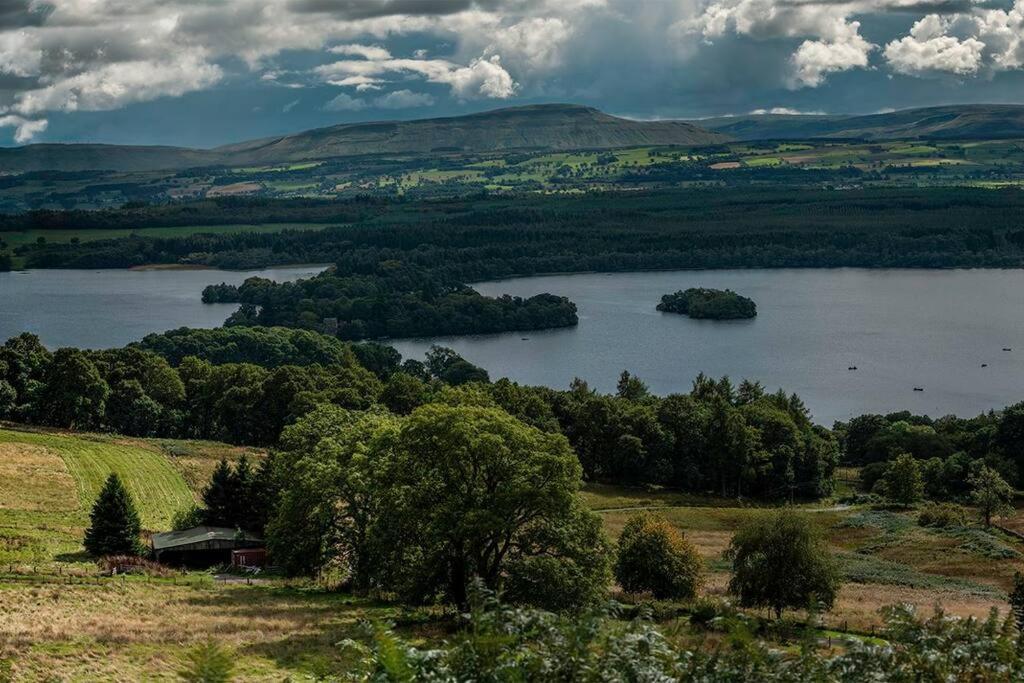 The Mews - A Cottage With A Spectacular Lake View Port Of Menteith Экстерьер фото